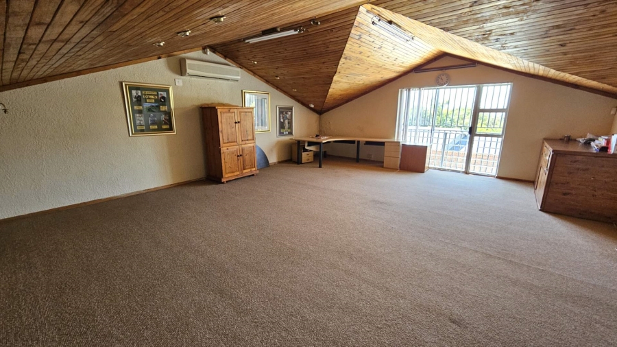 6 Bedroom Property for Sale in Schoemansville North West